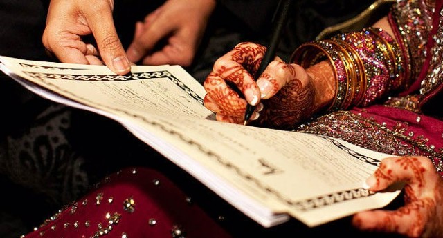 this-adorable-moment-during-a-bride-s-nikah-will-surely-melt-your-heart