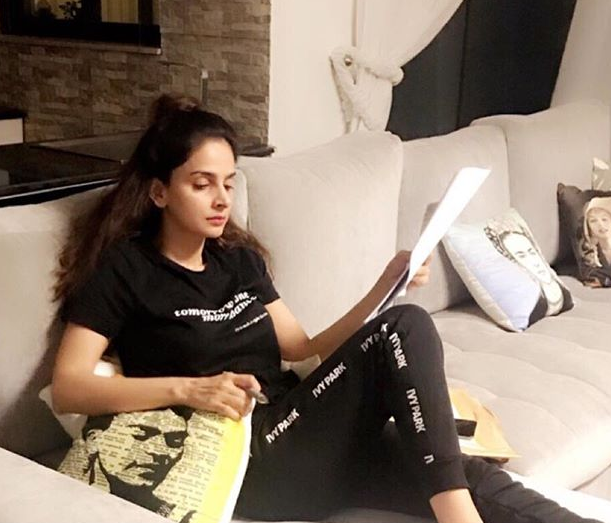 Saba Qamar Just Celebrated Her 35th Birthday And Pakistanis Can't Stop Saying 'Astaghfirullah' Because Of Her Outfit! - Parhlo