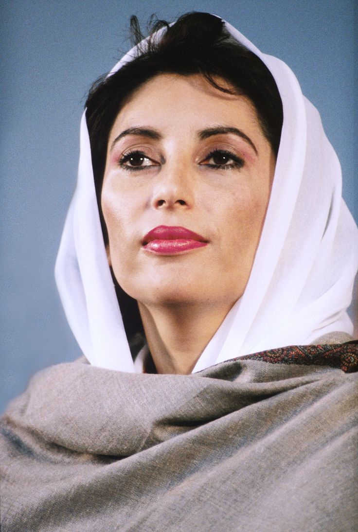 mehwish playing Benazir Bhutto 