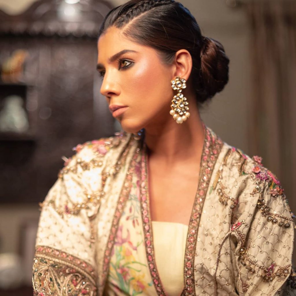 Model Anam Malik Gracefully Embraces Hijab & Bids Farewell To Modeling