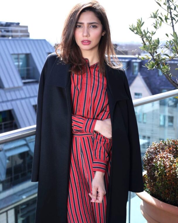 In Pictures: Occasions When Mahira Khan Looked AMAZING In A Winter Coat!