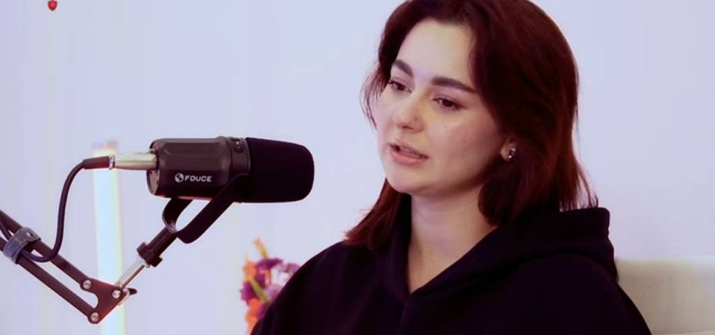Hania Aamir Opens Up About Relationships and Dealing with Trolls